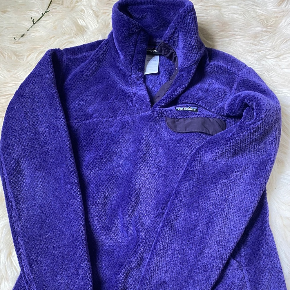 Woman’s Patagonia fleece pullover
